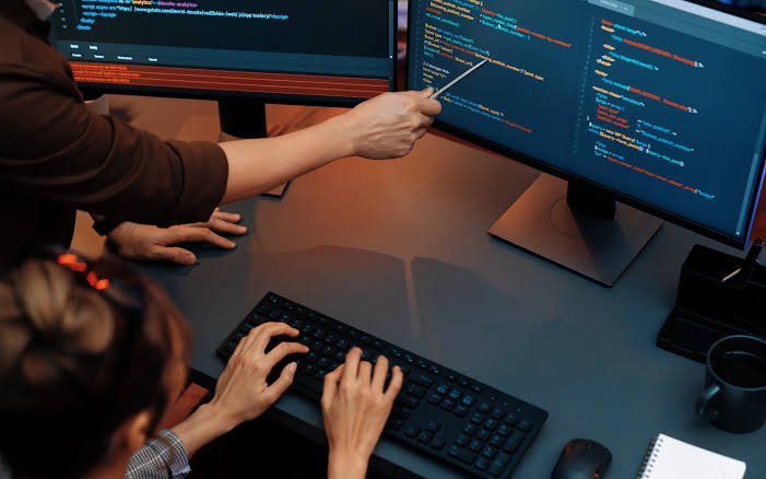 Custom software solutions work by Growth Yogi